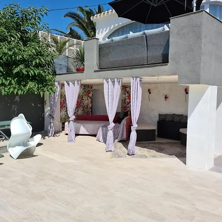 Grey House Vila Orba
