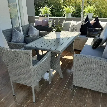 Vila Grey House Orba