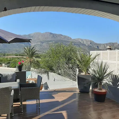 Vila Grey House *