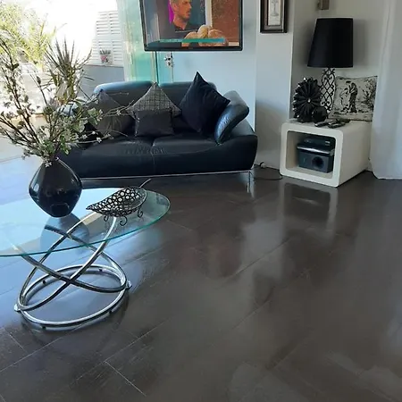 Vila Grey House Orba